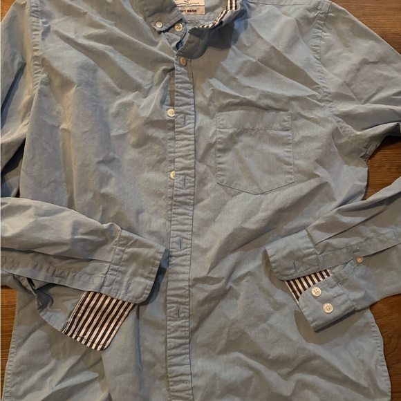 Express Soft Wash Button Up — Medium - Picture 3 of 5